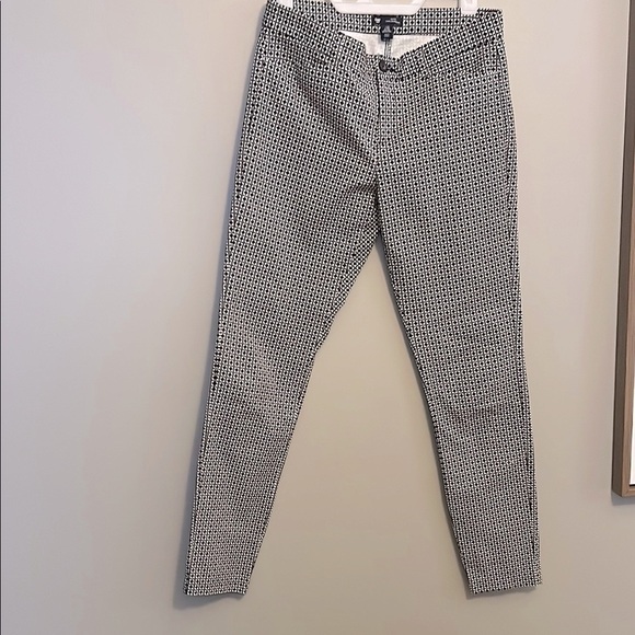 GAP Black and White Chinos with Houndstooth Pattern - Picture 1 of 7